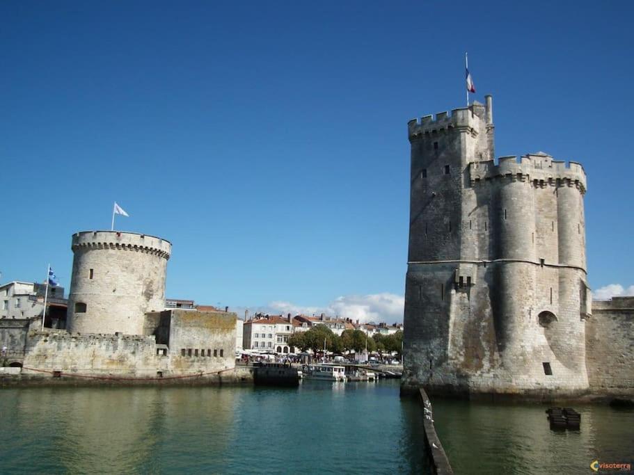 Maison Type Loft - Avec Parking En Plein Centre La Rochelle  Esterno foto
