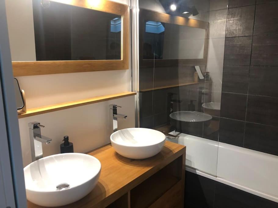 Maison Type Loft - Avec Parking En Plein Centre La Rochelle  Esterno foto