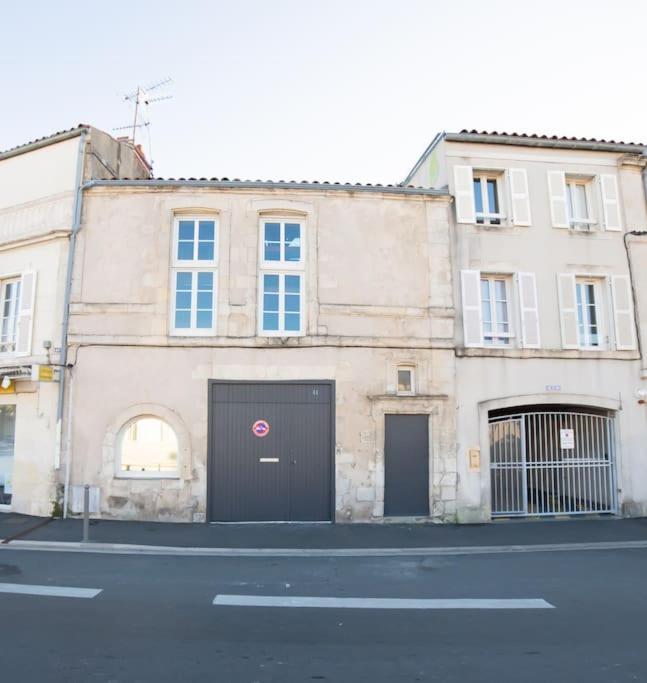Maison Type Loft - Avec Parking En Plein Centre La Rochelle  Esterno foto